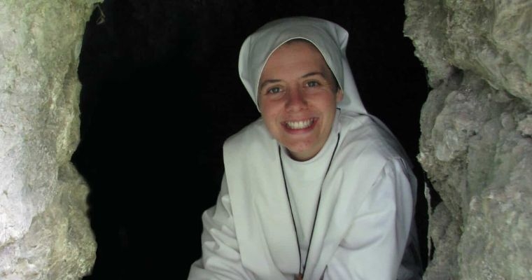 O TODO O NADA! Sr. Clare Crockett, la felicità è un cuore indiviso